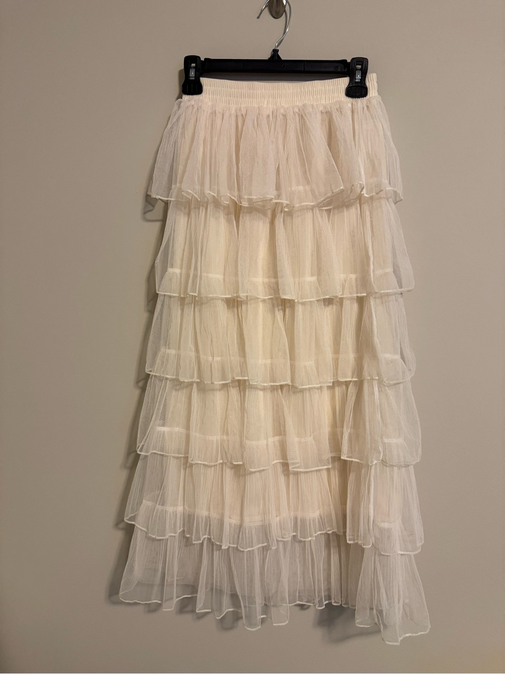 Olive Des Olive Cream Tiered Ruffle Maxi Skirt